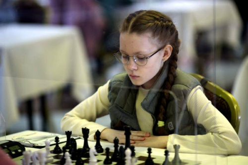 Победы взрослых и юных шахматистов