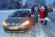 Полицейский Дед Мороз поздравил водителей города Радужный с наступившим Новым годом и Рождеством