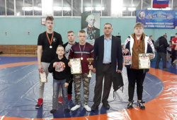 Борцы из Радужного завоевали медали Кубка Суворова